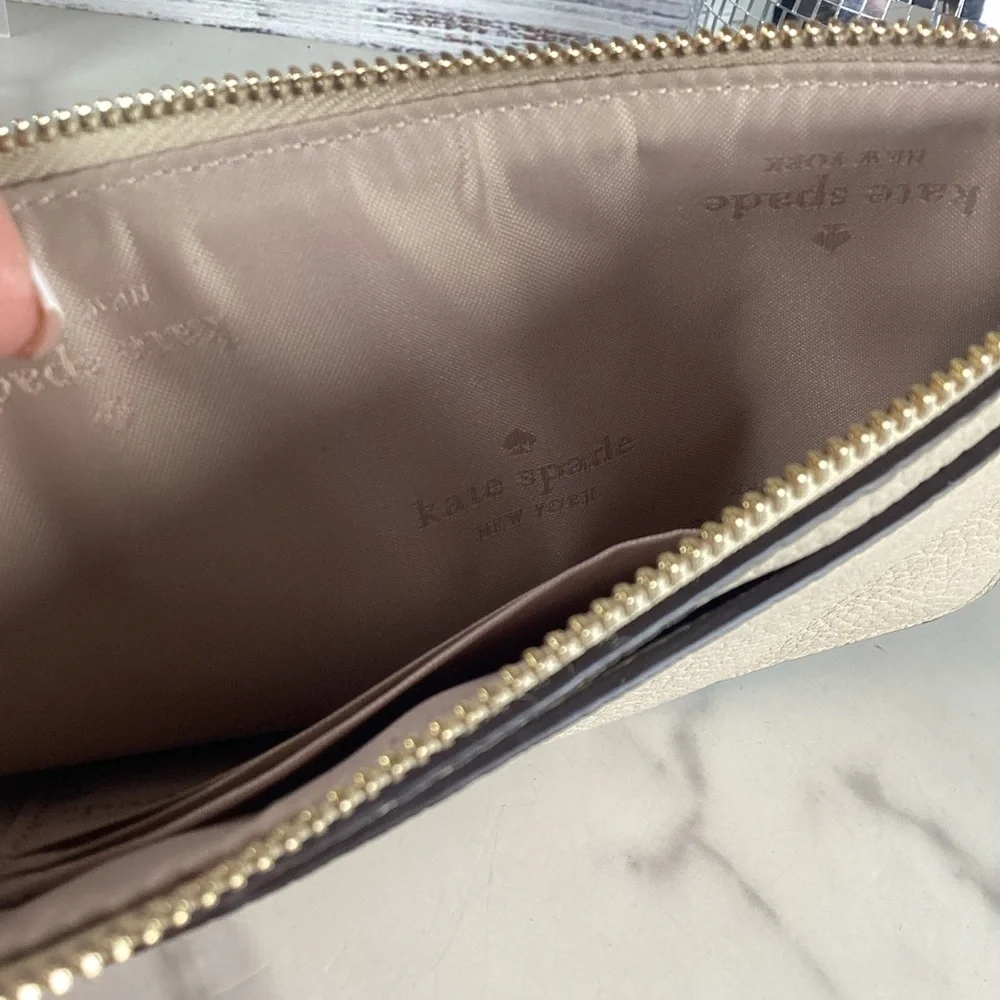 Kate Spade‎ New York Lucy Colorblock Beige White Wristlet Bag Wallet